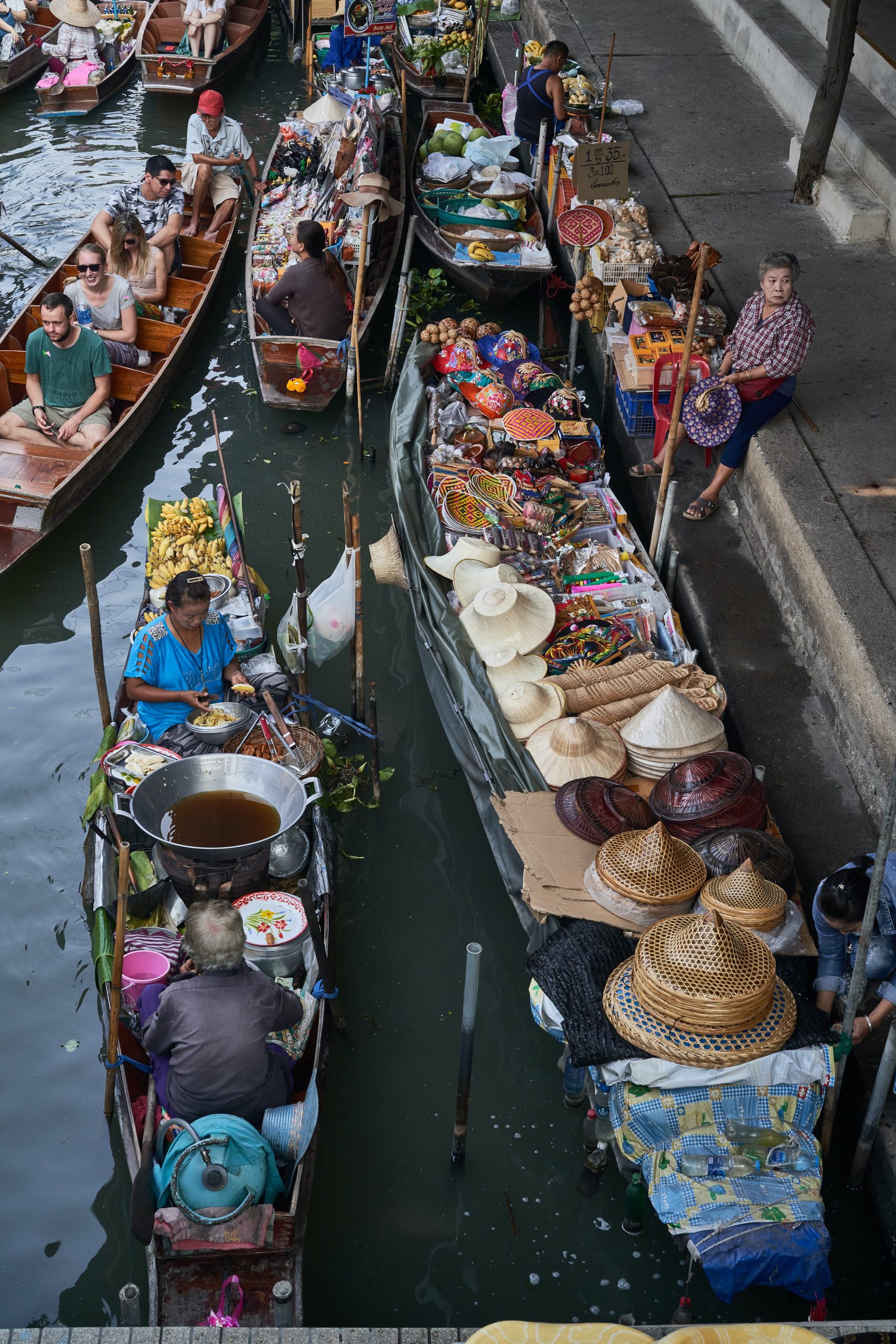 Sales boats at a floating market