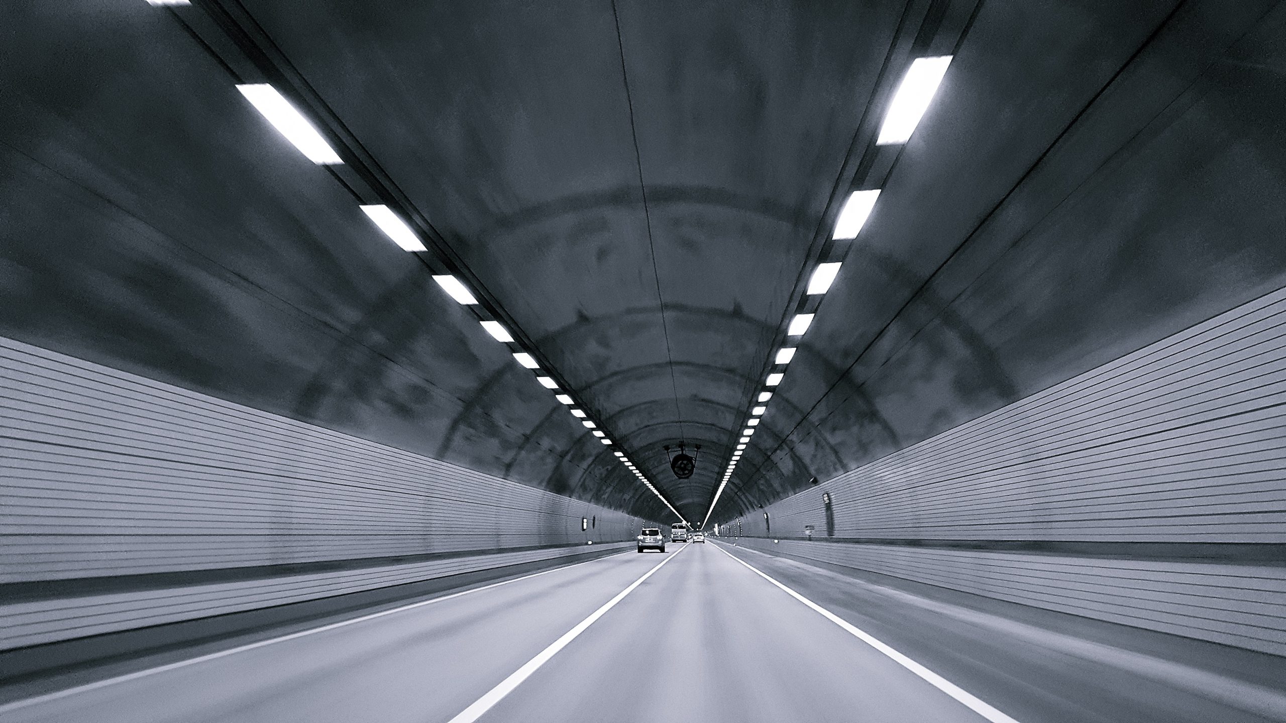 Car in the tunnel